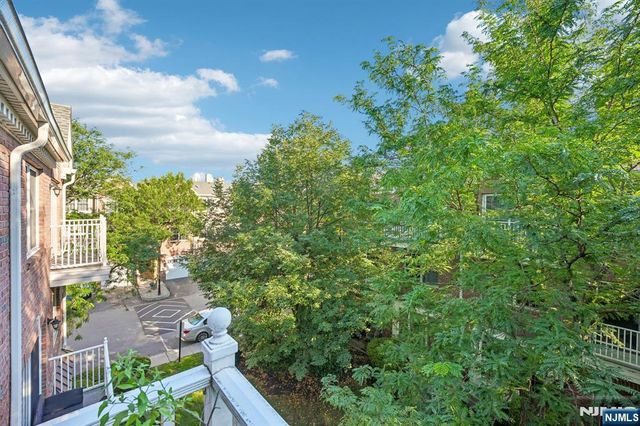 135 Abbie Court, Guttenberg, NJ 07093