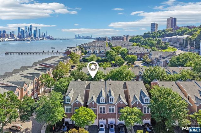 135 Abbie Court, Guttenberg, NJ 07093