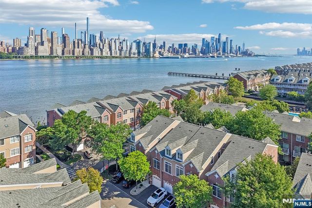 135 Abbie Court, Guttenberg, NJ 07093