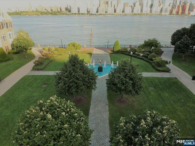 135 Abbie Court, Guttenberg, NJ 07093