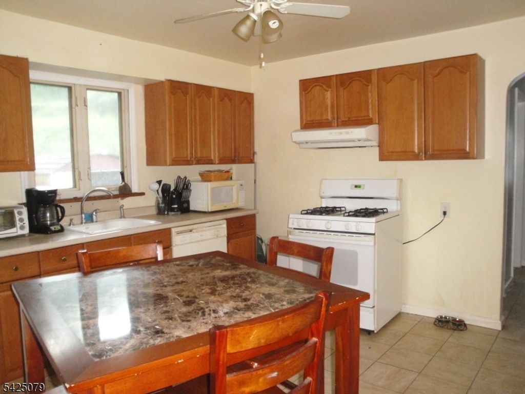 290 Central Ave, Haledon Boro, NJ 07508 — photo 2