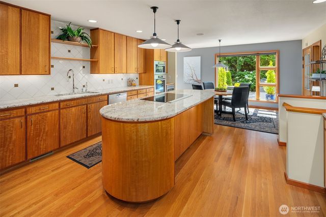4330 W Cramer Street, Seattle, WA 98199