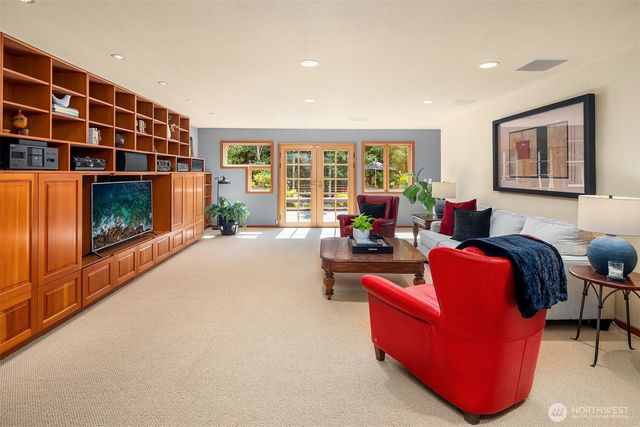 4330 W Cramer Street, Seattle, WA 98199