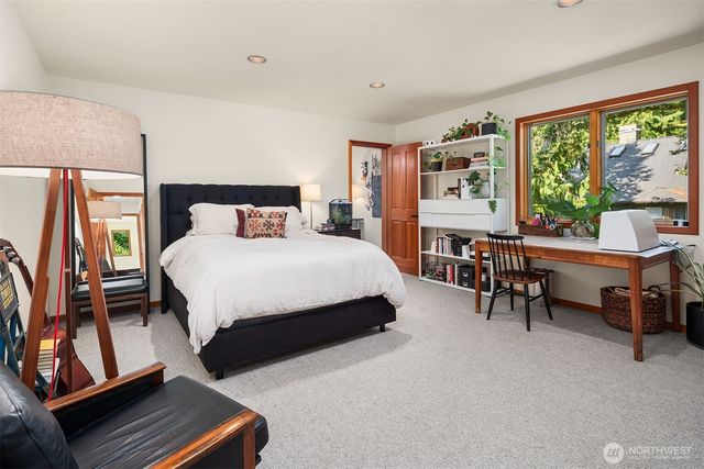 4330 W Cramer Street, Seattle, WA 98199