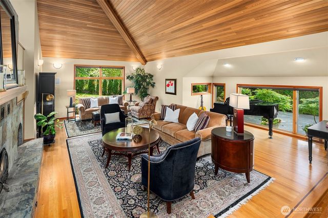 4330 W Cramer Street, Seattle, WA 98199
