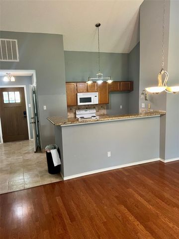 667 E Country Grove Circle, Pearland, TX 77584