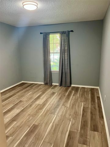 667 E Country Grove Circle, Pearland, TX 77584