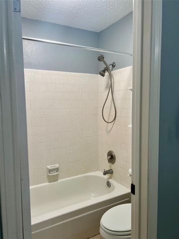 667 E Country Grove Circle, Pearland, TX 77584