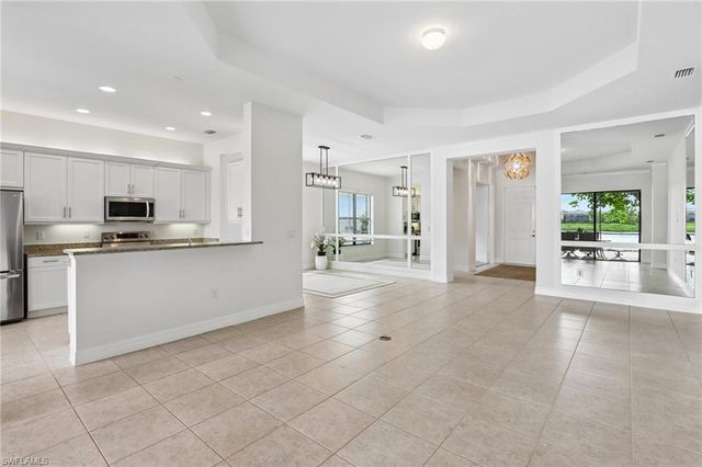 13783 Luna DR, Naples, FL 34109