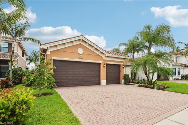 13783 Luna DR, Naples, FL 34109