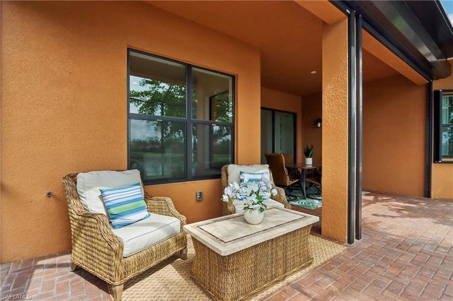 13783 Luna DR, Naples, FL 34109