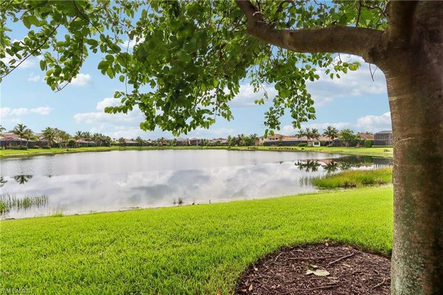 13783 Luna DR, Naples, FL 34109