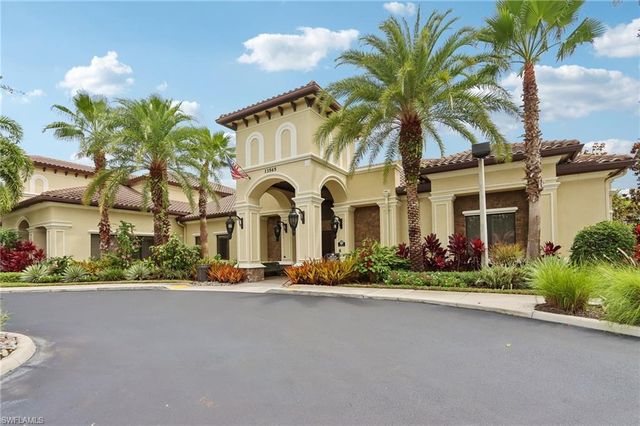 13783 Luna DR, Naples, FL 34109