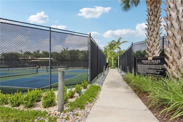 13783 Luna DR, Naples, FL 34109