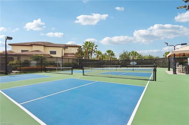 13783 Luna DR, Naples, FL 34109