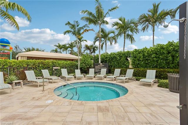 13783 Luna DR, Naples, FL 34109
