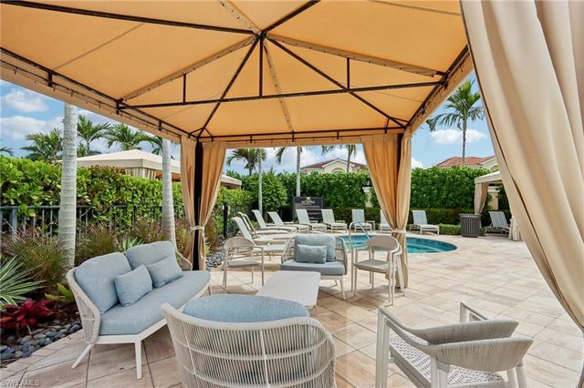 13783 Luna DR, Naples, FL 34109