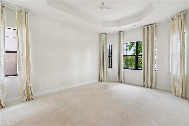 13783 Luna DR, Naples, FL 34109