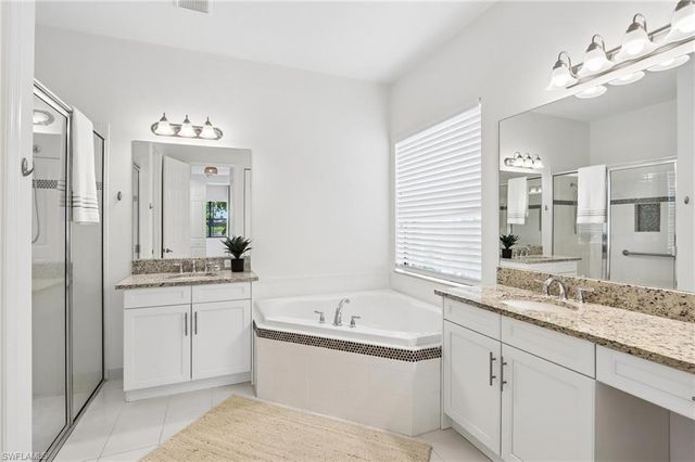 13783 Luna DR, Naples, FL 34109