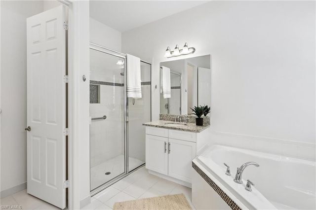 13783 Luna DR, Naples, FL 34109