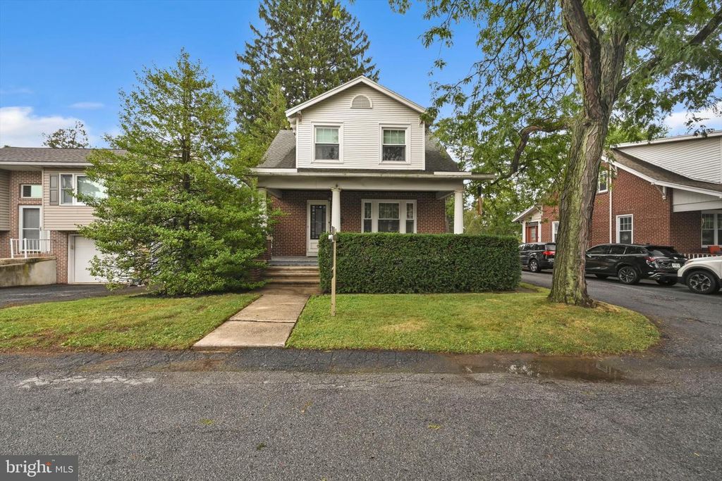 41 WILSON ST, West Lawn, PA 19609