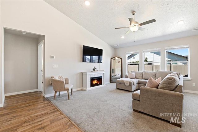 1586 Cashel St, Middleton, ID 83664
