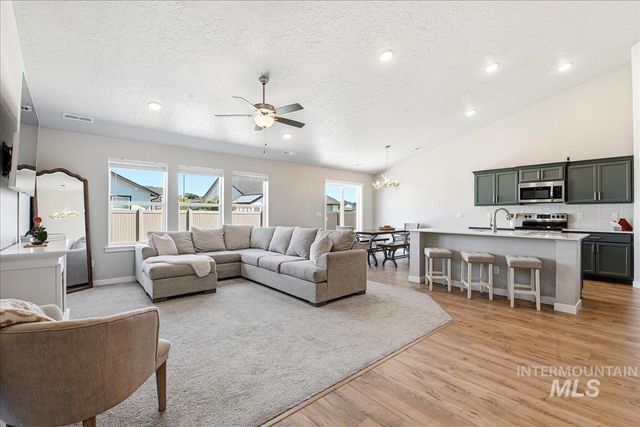 1586 Cashel St, Middleton, ID 83664