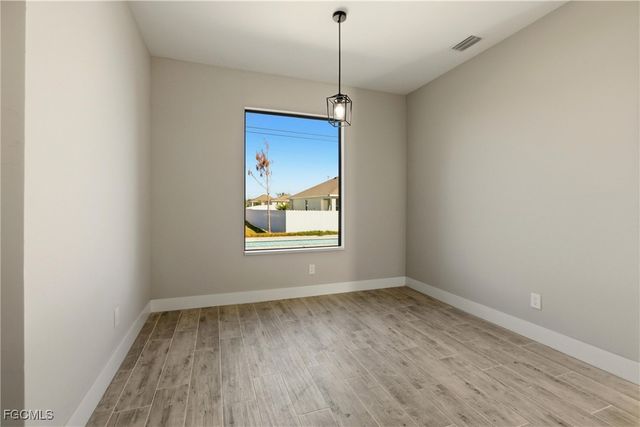 131 Kismet PKWY E, Cape Coral, FL 33909