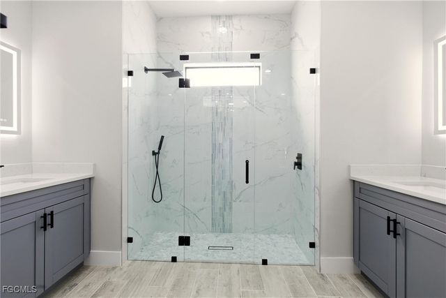 131 Kismet PKWY E, Cape Coral, FL 33909