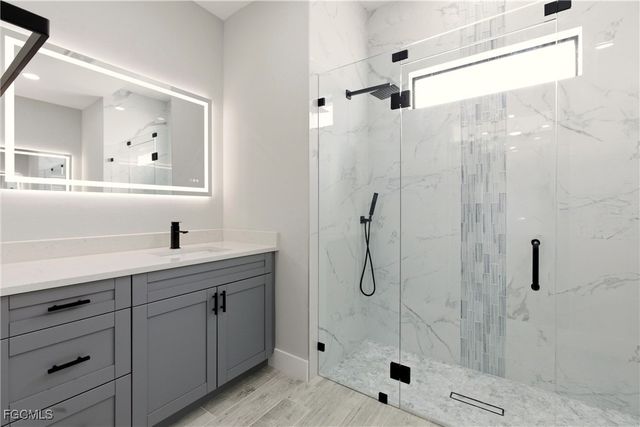 131 Kismet PKWY E, Cape Coral, FL 33909