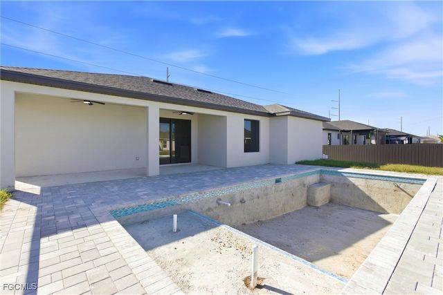 131 Kismet PKWY E, Cape Coral, FL 33909