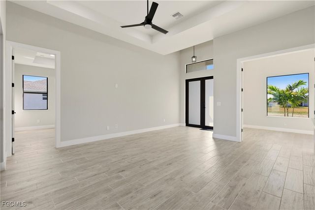 131 Kismet PKWY E, Cape Coral, FL 33909