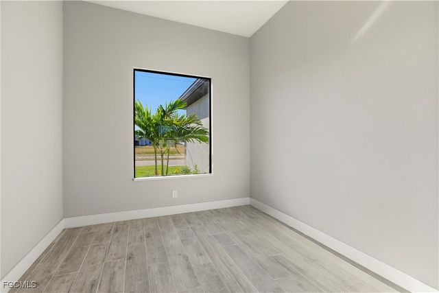 131 Kismet PKWY E, Cape Coral, FL 33909