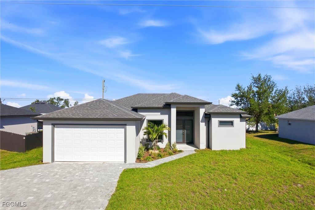 131 Kismet PKWY E, Cape Coral, FL 33909