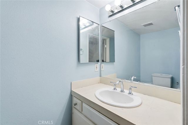 7045 Woodley Avenue 124, Lake Balboa, CA 91406