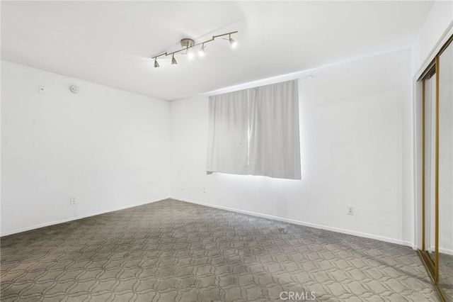 7045 Woodley Avenue 124, Lake Balboa, CA 91406