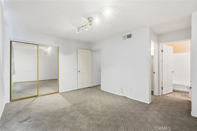 7045 Woodley Avenue 124, Lake Balboa, CA 91406