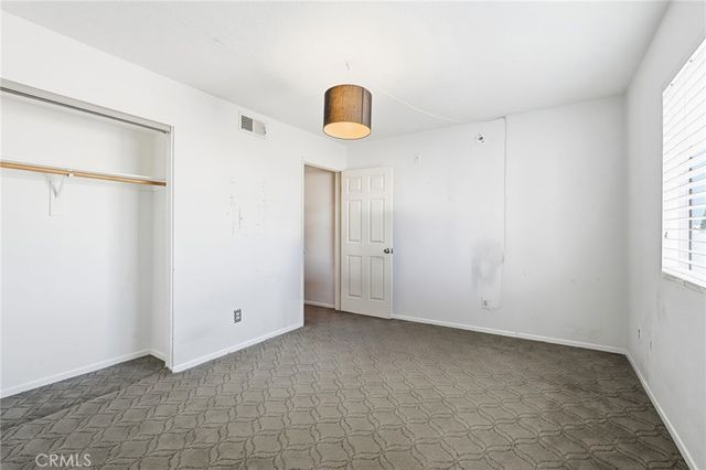 7045 Woodley Avenue 124, Lake Balboa, CA 91406