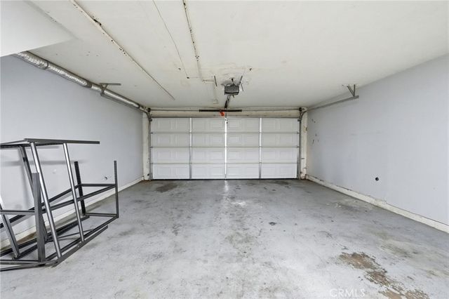 7045 Woodley Avenue 124, Lake Balboa, CA 91406