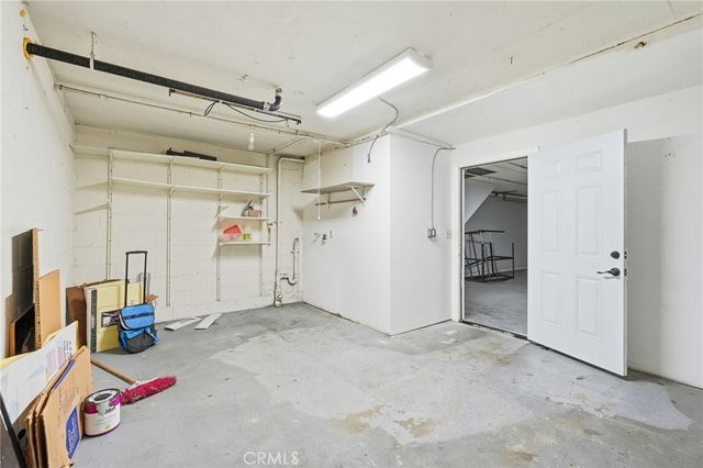 7045 Woodley Avenue 124, Lake Balboa, CA 91406