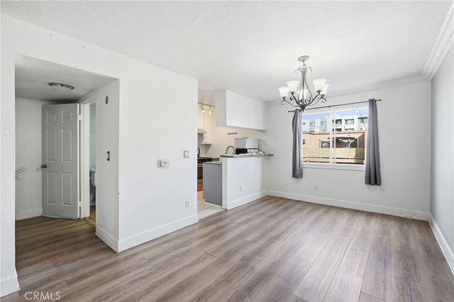 7045 Woodley Avenue 124, Lake Balboa, CA 91406