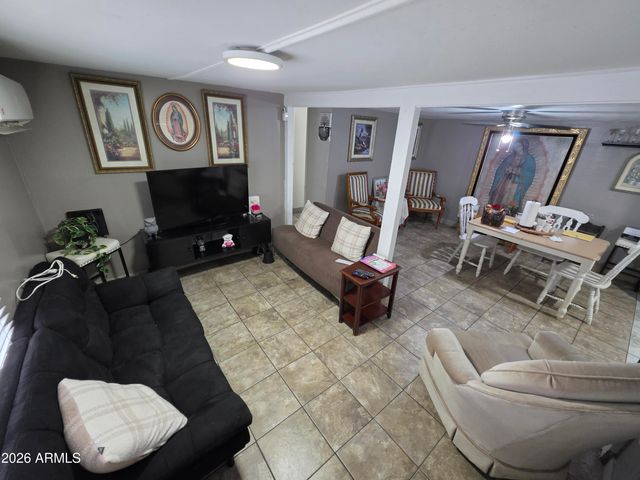 5207 N BLACK CANYON Highway 48, Phoenix, AZ 85015