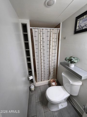 5207 N BLACK CANYON Highway 48, Phoenix, AZ 85015