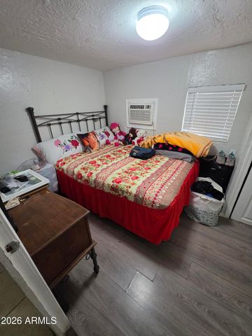 5207 N BLACK CANYON Highway 48, Phoenix, AZ 85015