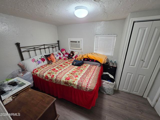 5207 N BLACK CANYON Highway 48, Phoenix, AZ 85015