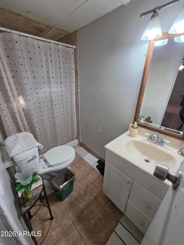 5207 N BLACK CANYON Highway 48, Phoenix, AZ 85015