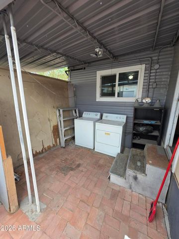 5207 N BLACK CANYON Highway 48, Phoenix, AZ 85015