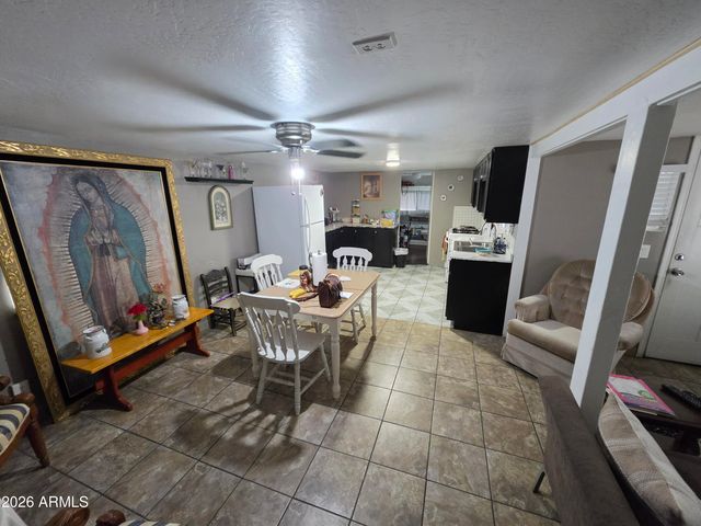 5207 N BLACK CANYON Highway 48, Phoenix, AZ 85015
