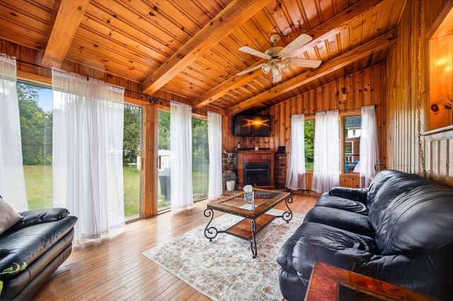 34 Piper Cross Rd, West Springfield, MA 01089