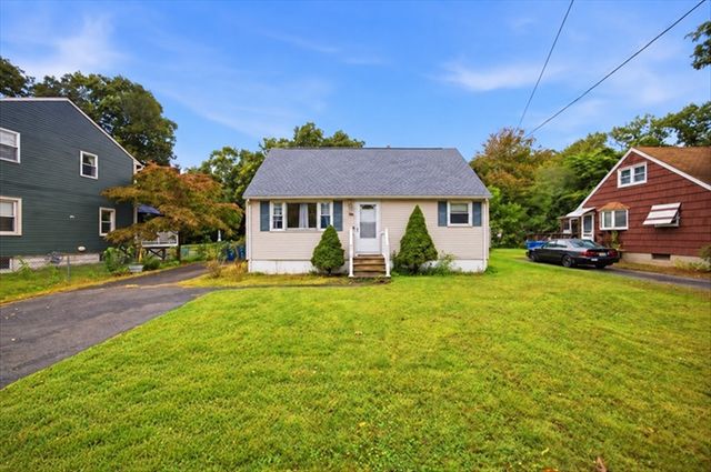 34 Piper Cross Rd, West Springfield, MA 01089